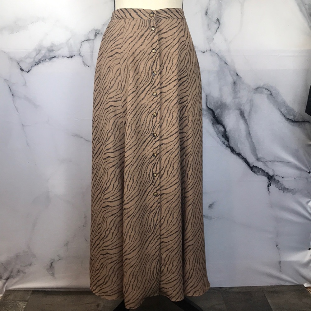 🦋NYGARD🦋 vintage animal print maxi skirt